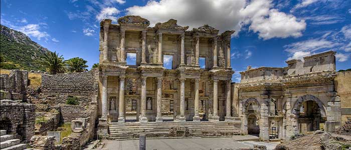 Efes Antik Kentinde Yaşam Nasıldı?