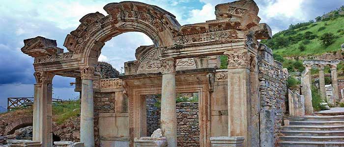 Efes’in Nasıl Kurulduğunu Anlatan Yazıt