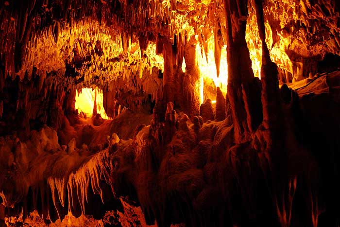 Karain Mağarası  Hakkında Bilgiler; Nerededir, Özellikleri ve Tarihçesi