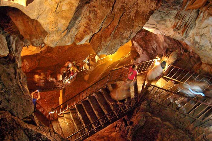 Dupnisa Mağarası Hakkında Bilgiler; Nerededir, Özellikleri ve Tarihçesi